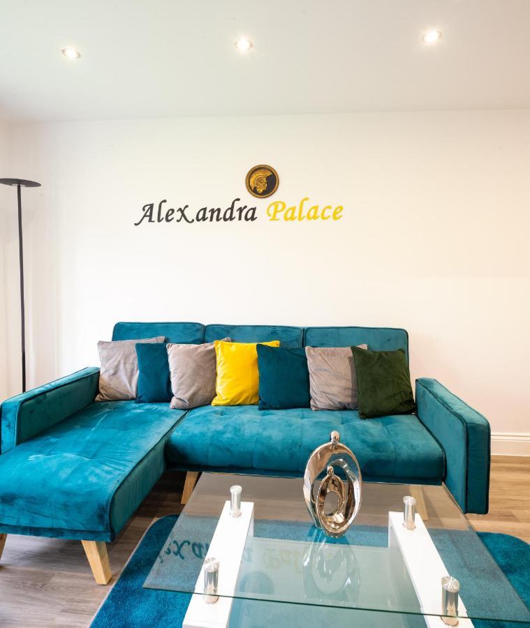 The 'Pinky' - Beautiful 1 Bed Apartment In Hatfield - Free Parking - Near Uni & Business Park - Big Savings On Long Stays Zewnętrze zdjęcie