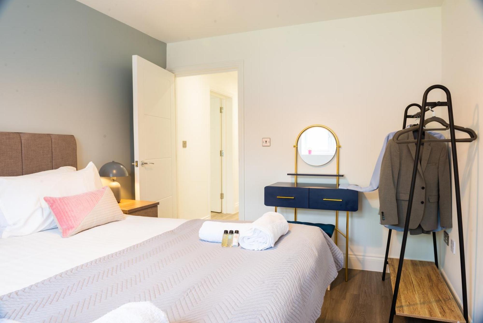 The 'Pinky' - Beautiful 1 Bed Apartment In Hatfield - Free Parking - Near Uni & Business Park - Big Savings On Long Stays Zewnętrze zdjęcie