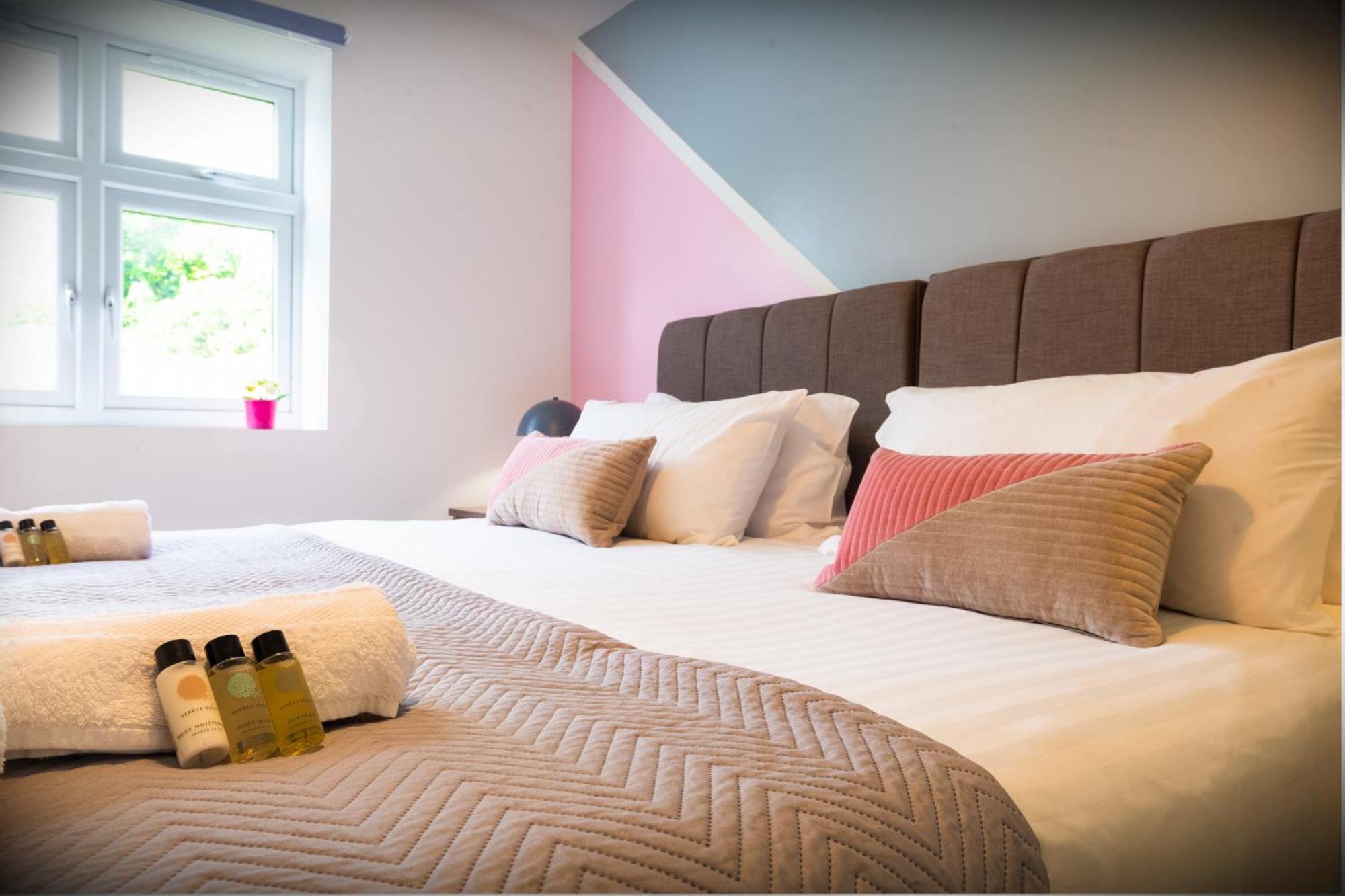 The 'Pinky' - Beautiful 1 Bed Apartment In Hatfield - Free Parking - Near Uni & Business Park - Big Savings On Long Stays Zewnętrze zdjęcie